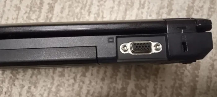 Ноутбук Б-клас Fujitsu LifeBook S760 / 13" (1366x768) TN / Intel Core i5-560M (2 (4) ядра по 2.66 - 3.2 GHz) / 6 GB DDR3 / 120 GB SSD / Intel HD Graphics / WebCam / DVD-ROM б/в - зображення 4