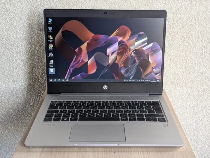 Ультрабук HP ProBook 430 G6 / 13.3" (1366x768) TN / Intel Core i3-8145U (2 (4) ядра по 2.1 - 3.9 GHz) / 8 GB DDR3 / 128 GB SSD / Intel UHD Graphics / WebCam б/в - зображення 2