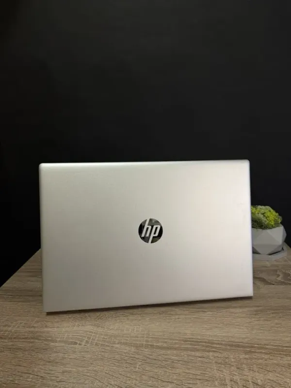Ноутбук HP ProBook 650 G6 / 15.6" (1920x1080) IPS / Intel Core i5-8265U (4 (8) ядра по 1.6 - 3.9 GHz) / 16 GB DDR4 / 256 GB SSD M.2 / Intel UHD Graphics 620 / WebCam / DVD-ROM / Win 11 б/в - зображення 3