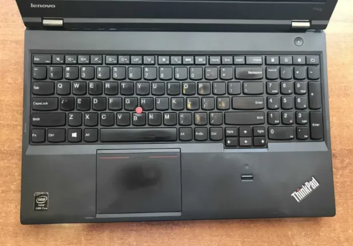 Ноутбук Lenovo ThinkPad T540p / 15.6" (1920x1080) TN / Intel Core i5-4300M (2 (4) ядра по 2.6 - 3.3 GHz) / 8 GB DDR3 / 256 GB SSD / Intel HD Graphics 4600 / WebCam б/в - зображення 5