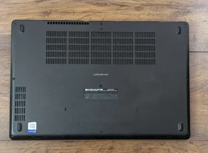 Ультрабук Б-клас Dell Latitude 5590 / 15.6" (1920x1080) TN / Intel Core i5-8350U (4 (8) ядра по 1.7 - 3.6 GHz) / 8 GB DDR4 / 128 GB SSD / Intel UHD Graphics 620 / WebCam / Win 11 б/в - зображення 7