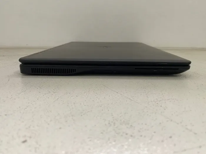 Ноутбук Б-клас Dell Latitude E7450 / 14" (1920x1080) IPS / Intel Core i7-5600U (2 (4) ядра по 2.6 - 3.2 GHz) / 16 GB DDR3 / 256 GB SSD / Intel HD Graphics 5500 / WebCam / HDMI б/в - зображення 3