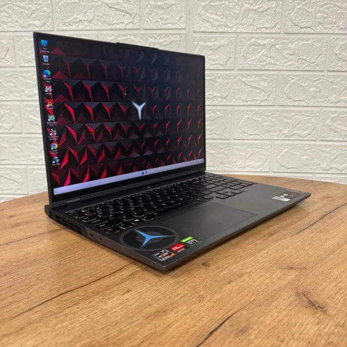 Ігровий ноутбук Б-клас Lenovo Legion 5 Pro 16ACH6H / 16" (2560x1600) IPS / AMD Ryzen 7 5800H (8 (16) ядер по 3.2 - 4.4 GHz) / 16 GB DDR4 / 512 GB SSD / nVidia GeForce RTX 3070, 8 GB GDDR6, 256-bit / WebCam б/в - зображення 4