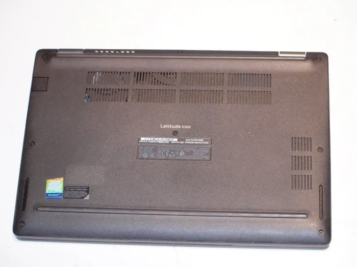 Ноутбук Dell Latitude 5300 / 13.3" (1920x1080) IPS / Intel Core i5-8365U (4 (8) ядра по 1.6 - 4.1 GHz) / 16 GB DDR4 / 256 GB SSD / Intel UHD Graphics / WebCam б/в - зображення 9