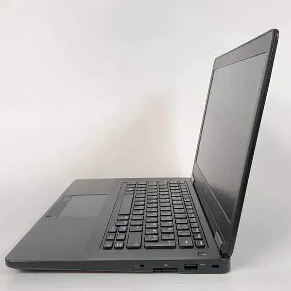 Ноутбук Б-клас Dell Latitude E5470 / 14" (1366x768) TN / Intel Core i3-6100U (2 (4) ядра по 2.3 GHz) / 8 GB DDR4 / 128 GB SSD / Intel HD Graphics 520 / WebCam / HDMI б/в - зображення 5