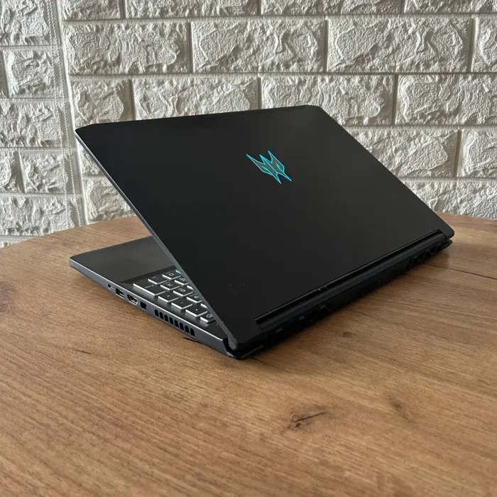 Ігровий ноутбук Б-клас Acer Predator Triton PT315-53 / 15.6" (2560x1440) IPS / Intel Core i7-11800H (8 (16) ядер по 2.3 - 4.6 GHz) / 16 GB DDR4 / 512 GB SSD / nVidia GeForce RTX 3070, 8 GB GDDR6, 256-bit / WebCam б/в - зображення 6