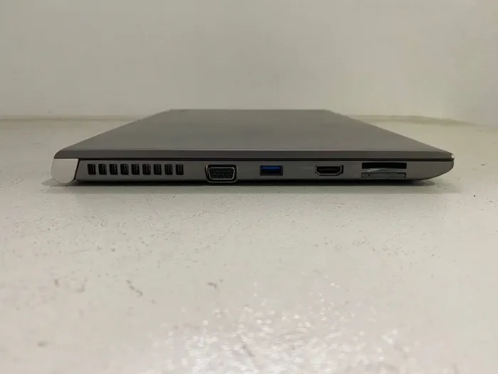 Ноутбук Toshiba Tecra Z40-A-182 / 14" (1600x900) TN / Intel Core i7-4600U (2 (4) ядра по 2.1 - 3.3 GHz) / 8 GB DDR3 / 256 GB SSD / Intel HD Graphics 4400 / WebCam / VGA б/в - зображення 3