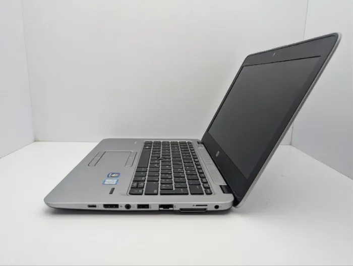 Нетбук HP EliteBook 820 G3 / 12.5" (1366x768) TN / Intel Core i5-6300U (2 (4) ядра по 2.4 - 3.0 GHz) / 8 GB DDR4 / 120 GB SSD / Intel HD Graphics 520 / WebCam б/в - зображення 4