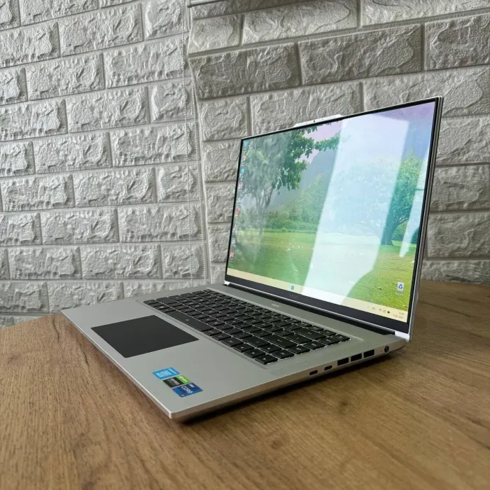 Ігровий ноутбук Gigabyte Aero 16 XE4 / 16" (3840x2400) IPS / Intel Core i7-12700H (14 (20) ядер по 3.5 - 4.7 GHz) / 16 GB DDR4 / 1000 GB SSD / nVidia GeForce RTX 3070 Ti, 8 GB GDDR6, 256-bit / WebCam б/в - зображення 4