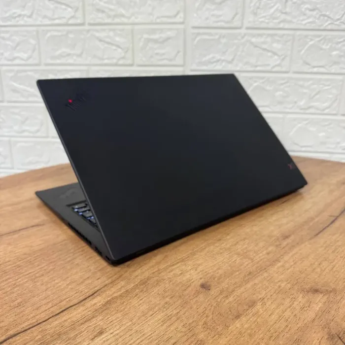 Ультрабук Б-клас Lenovo ThinkPad X1 Carbon Gen 6 / 14" (1920x1080) IPS Touch / Intel Core i5-8350U (4 (8) ядра по 1.7 - 3.6 GHz) / 8 GB DDR4 / 240 GB SSD / Intel UHD Graphics 620 / WebCam б/в - зображення 6