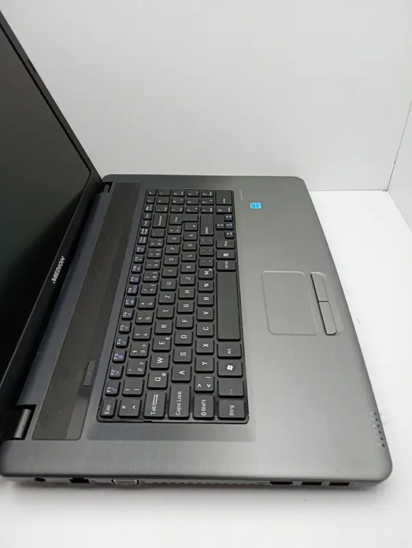 Ноутбук Acer Medion / 17.3" (1600x900) TN / Intel Pentium 2020M (2 ядра по 2.4 GHz) / 6 GB DDR3 / 500 GB HDD / Intel HD Graphics / WebCam б/в - зображення 5