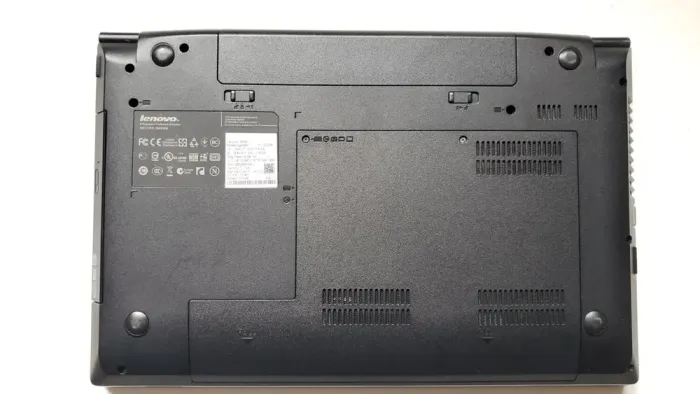 Ноутбук Lenovo B590 / 15.6" (1366x768) TN / Intel Pentium 2030M (2 ядра по 2.5 GHz) / 8 GB DDR3 / 256 GB SSD / nVidia GeForce GT 720M, 1 GB DDR3, 64-bit / WebCam б/в - зображення 7