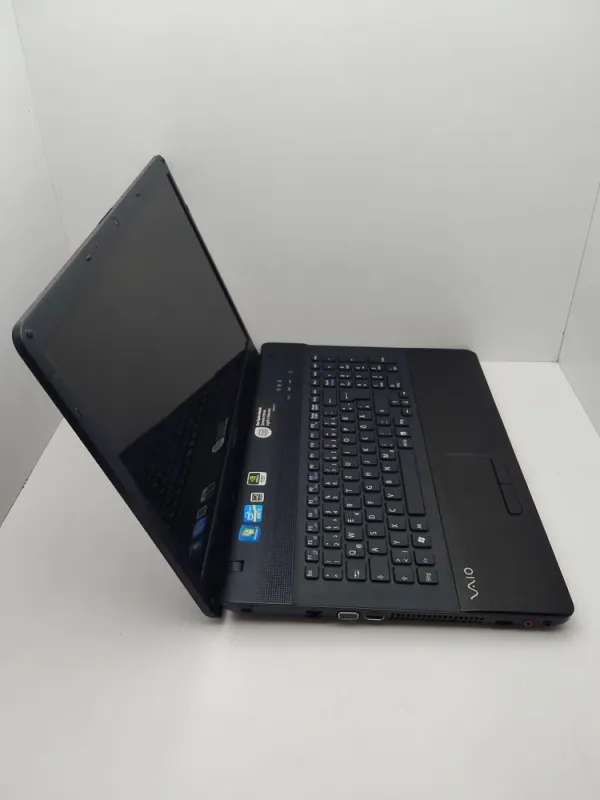 Ноутбук Sony VP173 / 17.3" (1600x900) TN / Intel Core i3-2310M (2 (4) ядра по 2.4 GHz) / 6 GB DDR3 / 500 GB HDD / nVidia GeForce 410M, 1 GB GDDR3, 64-bit / WebCam б/в - зображення 5