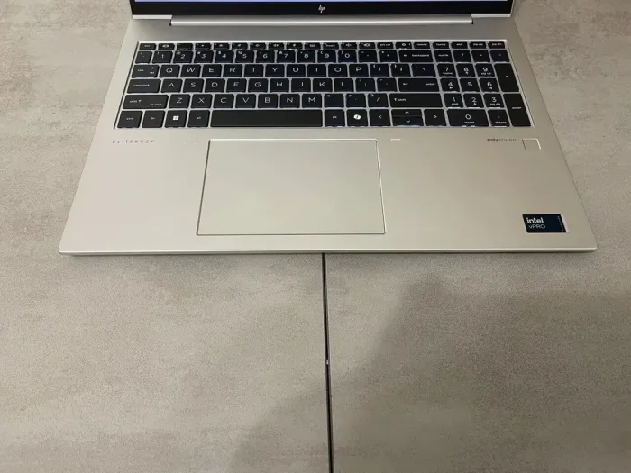 Ультрабук HP EliteBook 860 G11 / 16" (1920x1200) IPS / Intel Core Ultra 7 165U (12 (14) ядер по 1.7 - 4.9 GHz) / 16 GB DDR5 / 512 GB SSD M.2 / Intel Graphics / WebCam / Fingerprint / HDMI б/в - зображення 6