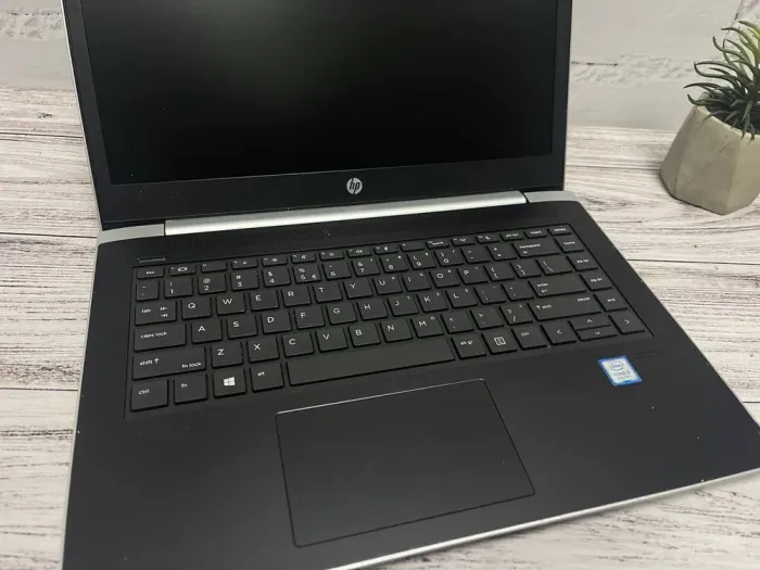Ноутбук HP ProBook 440 G5 / 14" (1366x768) TN / Intel Core i5-8250U (4 (8) ядра по 1.6 - 3.4 GHz) / 8 GB DDR4 / 128 GB SSD / Intel UHD Graphics 620 / WebCam б/в - зображення 3