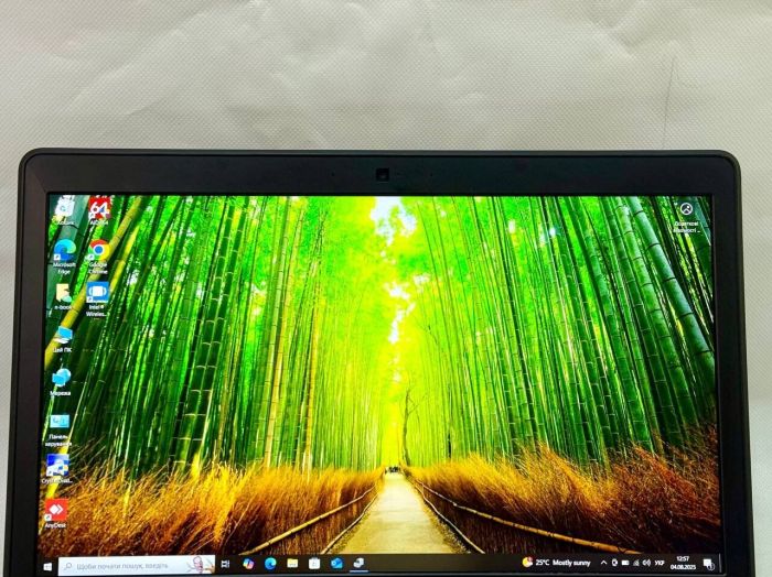 Ноутбук Б-клас Dell Latitude E5550 / 15.6" (1920x1080) IPS / Intel Core i7-5600U (2 (4) ядра по 2.6 - 3.2 GHz) / 16 GB DDR3 / 256 GB SSD / nVidia GeForce 840M, 2 GB GDDR3, 64-bit / WebCam / Windows 10 Pro б/в - зображення 4