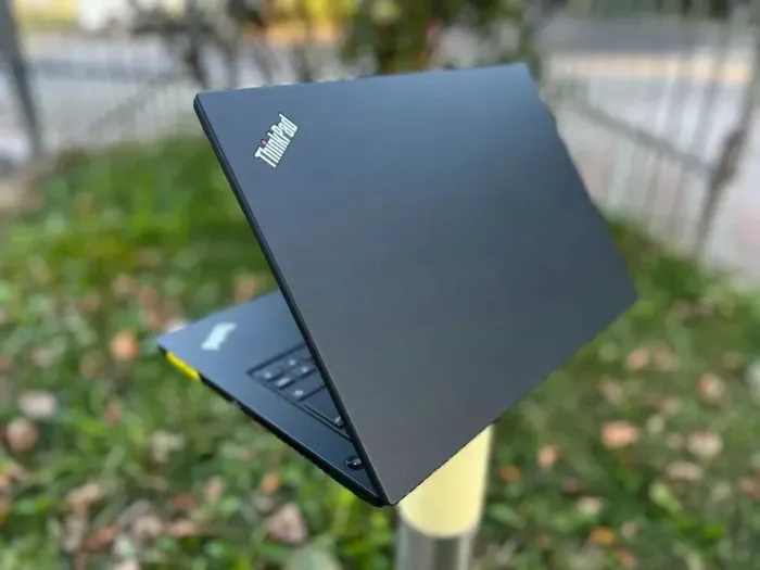 Ультрабук Lenovo ThinkPad L490 / 14" (1920x1080) IPS / Intel Core i3-8145U (2 (4) ядра по 2.1 - 3.9 GHz) / 8 GB DDR4 / 512 GB SSD M.2 / Intel UHD Graphics / WebCam / Windows 10 б/в - зображення 7