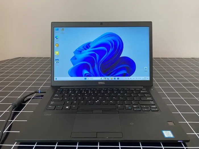 Ультрабук Dell Latitude 7480 / 14" (1920x1080) TN / Intel Core i5-7200U (2 (4) ядра по 2.5 - 3.1 GHz) / 8 GB DDR4 / 250 GB SSD / Intel HD Graphics 620 / WebCam б/в - зображення 2