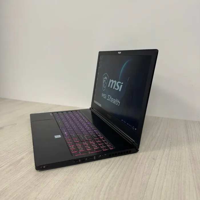 Ігровий ноутбук Б-класу MSI GS63VR Stealth 6RF / 15.6" (1920x1080) IPS / Intel Core i7-6700HQ (4 (8) ядра по 2.6 - 3.5 GHz) / 16 GB DDR4 / 512 GB SSD / nVidia GeForce GTX 1060, 6 GB GDDR5, 192-bit / WebCam б/в - изображение 6