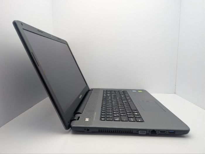 Ноутбук Medion Akoya P7641 / 17.3" (1600x900) TN / Intel Core i5-6200U (2 (4) ядра по 2.3 - 2.8 GHz) / 16 GB DDR3 / 256 GB SSD / nVidia GeForce 930M, 2 GB GDDR3, 64-bit / WebCam / DVD-ROM б/в - зображення 4