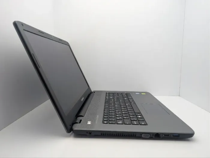 Ноутбук Medion Akoya P7641 / 17.3" (1600x900) TN / Intel Core i5-6200U (2 (4) ядра по 2.3 - 2.8 GHz) / 16 GB DDR3 / 256 GB SSD / nVidia GeForce 930M, 2 GB GDDR3, 64-bit / WebCam / DVD-ROM б/в - зображення 4