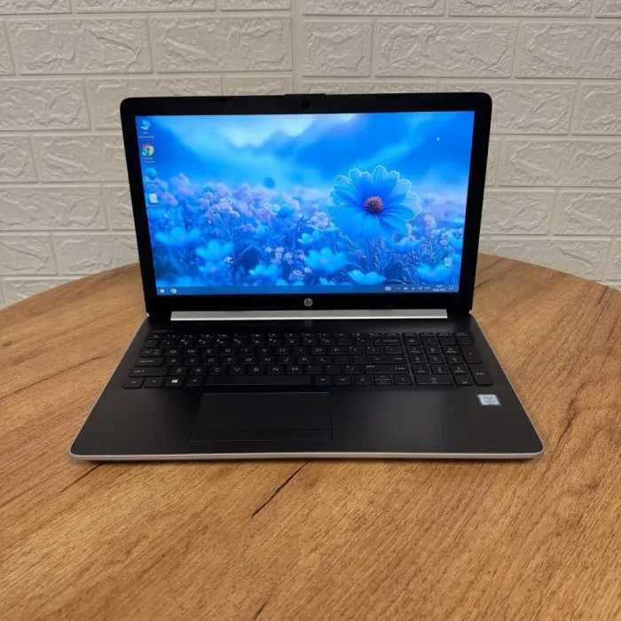 Ноутбук Б-клас HP 15-da0002dx / 15.6" (1366x768) TN Touch / Intel Core i5-8250U (4 (8) ядра по 1.6 - 3.4 GHz) / 8 GB DDR4 / 256 GB SSD / Intel HD Graphics 620 / WebCam б/в - зображення 2