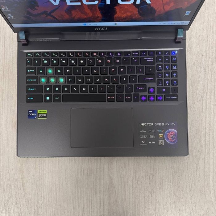 Ігровий ноутбук MSI Vector GP68HX 12VH / 16" (1920x1200) IPS / Intel Core i9-12900HX (16 (24) ядер по 3,6 - 5,0 ГГц) / 16 ГБ DDR5 / 1000 ГБ SSD NVMe / nVidia GeForce RTX 4080, 12 ГБ GDDR6, 192-біт / WebCam б/в - изображение 4