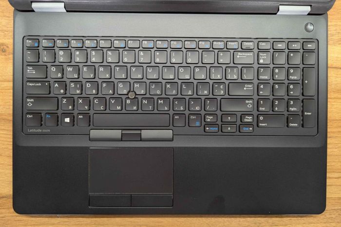 Ноутбук Dell Latitude E5570 / 15.6" (1920x1080) IPS / Intel Core i5-6300U (2 (4) ядра по 2.4 - 3.0 GHz) / 8 GB DDR4 / 240 GB SSD / Intel HD Graphics 520 / HDMI / WebCam / Windows 10 б/в - зображення 3