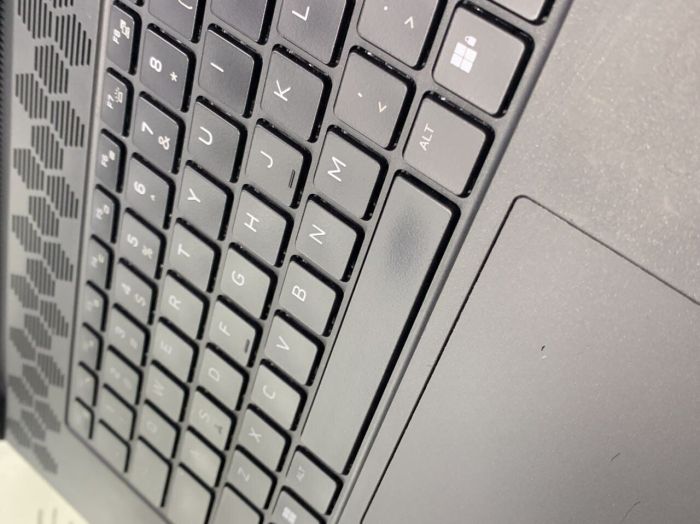 Ігровий ноутбук Б-класу Dell Alienware M17 R5 / 17,3" (1920x1080) IPS / AMD Ryzen 7 6800H (8 (16) ядер по 3,2 - 4,7 ГГц) / 32 ГБ DDR4 / 1440 ГБ SSD / nVidia GeForce RTX 3070 Ti, 8 ГБ GDDR6, 256-біт / Веб-камера б/в - зображення 7