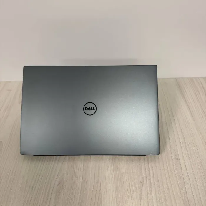Ультрабук Б-клас Dell Vostro 5590 / 15.6" (1920x1080) IPS / Intel Core i5-10210U (4 (8) ядра по 1.6 - 4.2 GHz) / 8 GB DDR4 / 256 GB SSD / nVidia GeForce MX250, 2 GB GDDR5, 64-bit / WebCam б/в - зображення 3