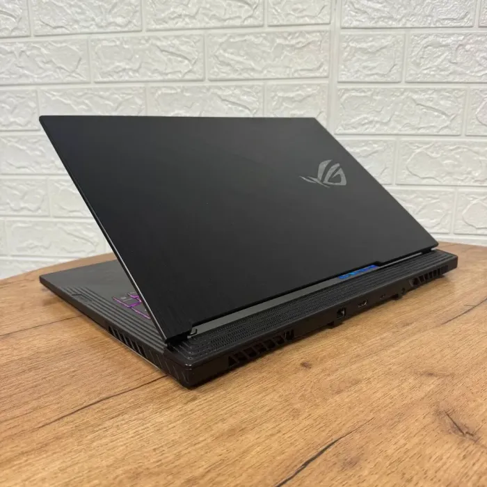 Ігровий ноутбук Б-клас Asus ROG Strix G17 G712LW / 17.3" (1920x1080) IPS / Intel Core i9-10885H (8 (16) ядер по 2.4 - 5.3 GHz) / 16 GB DDR4 / 512 GB SSD / nVidia GeForce RTX 2070, 8 GB GDDR6, 256-bit б/в - зображення 5