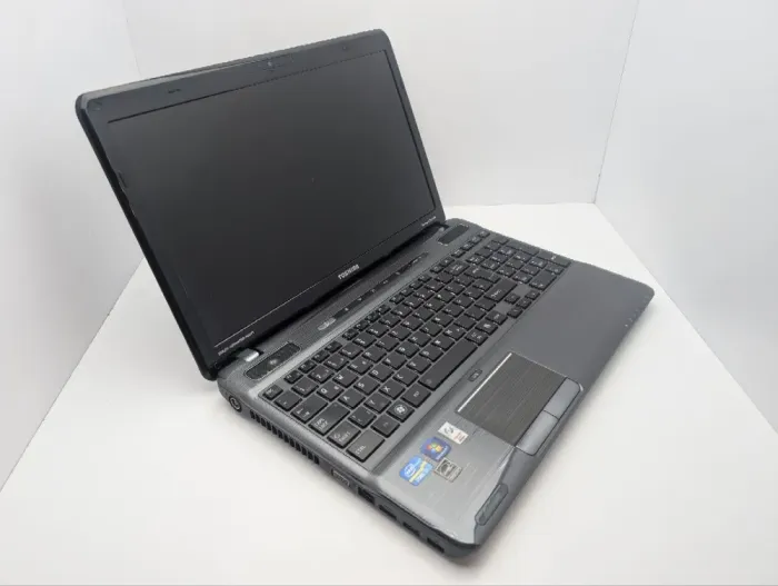 Ноутбук Toshiba Satellite P755 / 15.6" (1366x768) TN / Intel Core i7-2630QM (4 (8) ядро по 2.0 - 2.9 GHz) / 8 GB DDR3 / 500 GB HDD / nVidia GeForce GT 540M, 2 GB GDDR3, 128-bit / WebCam / DVD-ROM б/в - зображення 6