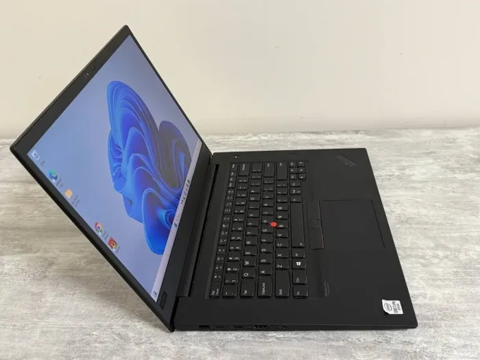 Ігровий ультрабук Б-класу Lenovo ThinkPad X1 Extreme Gen 3 / 15,6" (1920x1080) IPS / Intel Core i7-10850H (6 (12) ядер по 2,7 - 5,1 ГГц) / 32 ГБ DDR4 / 512 ГБ SSD / nVidia GeForce GTX 1650 Max-Q, 4 ГБ GDDR6, 128-біт / WebCam / Win 11 Pro б/в - изображение 3