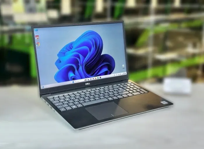 Ультрабук Б-клас Dell Vostro 5590 / 15.6" (1920x1080) IPS / Intel Core i5-10210U (4 (8) ядра по 1.6 - 4.2 GHz) / 8 GB DDR4 / 256 GB SSD M.2 / Intel UHD Graphics / WebCam / Win 11 Pro б/в - зображення 3