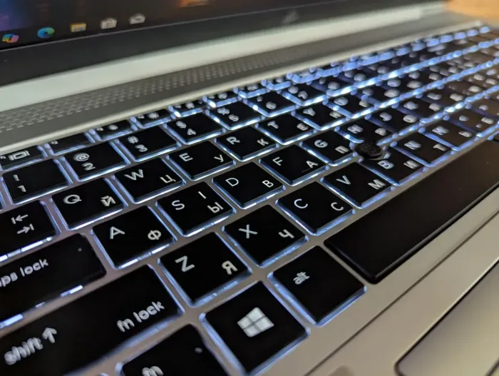 Ультрабук HP EliteBook 850 G6 / 15.6" (1920x1080) IPS / Intel Core i5-8365U (4 (8) ядра по 1.6 - 4.1 GHz) / 16 GB DDR4 / 512 GB SSD / Intel UHD Graphics / TouchID / WebCam / Windows 10 б/в - зображення 6