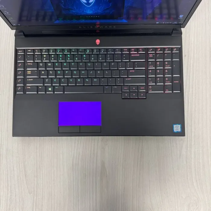Ігровий ноутбук Б-клас Dell Alienware Area-51m / 17.3" (1920x1080) IPS / Intel Core i7-9700K (8 ядер по 3.6 - 4.9 GHz) / 32 GB DDR4 / 512 GB SSD NVMe / nVidia GeForce RTX 2070, 8 GB GDDR6, 256-bit / WebCam б/в - зображення 6