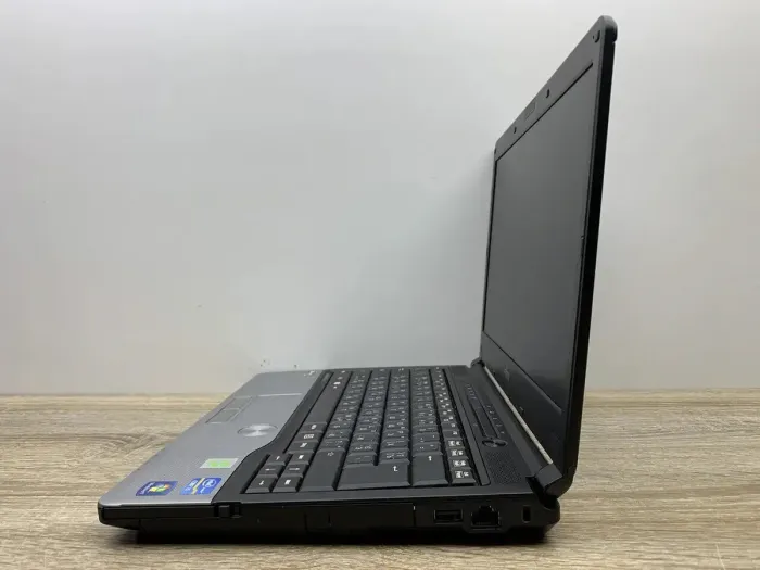 Ноутбук Б-клас Fujitsu LifeBook S792 / 13.3" (1366x768) TN / Intel Core i5-3340M (2 (4) ядра по 2.7 - 3.4 GHz) / 8 GB DDR3 / 120 GB SSD / Intel HD Graphics 4000 / Без АКБ б/в - зображення 9