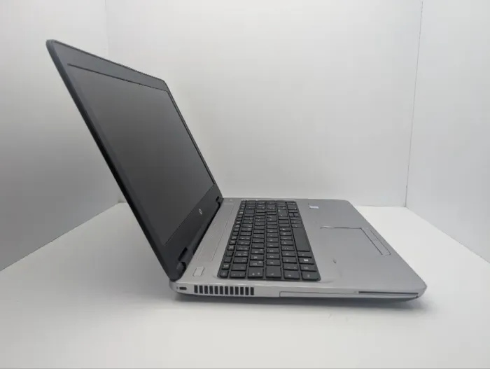 Ноутбук HP ProBook 650 G2 / 15.6" (1920x1080) IPS / Intel Core i3-6100U (2 (4) ядра по 2.3 GHz) / 8 GB DDR4 / 240 GB SSD / Intel HD Graphics 520 / WebCam / DVD-ROM б/в - зображення 4