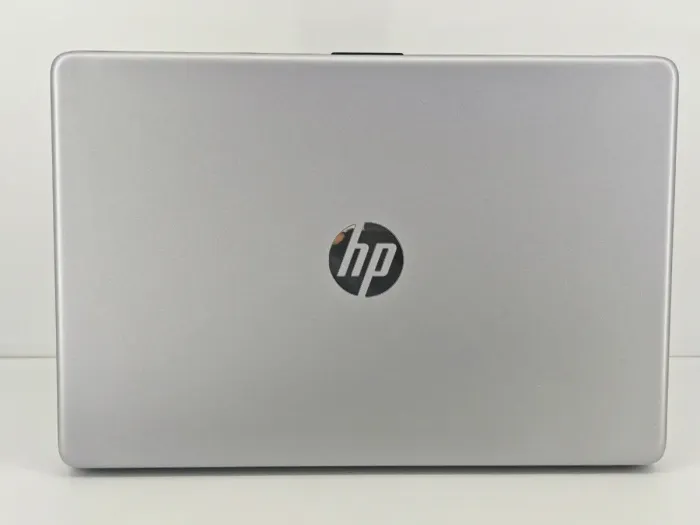 Ультрабук HP 250 G8 / 15.6" (1920x1080) IPS / Intel Core i7-1165G7 (4 (8) ядра по 2.8 - 4.7 GHz) / 16 GB DDR4 / 512 GB SSD / Intel Iris Xe Graphics / WebCam б/в - зображення 3