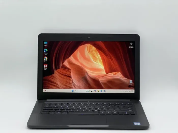 Ноутбук Razer Blade 14 2017 / 14" (1920x1080) IPS / Intel Core i7-7700HQ (4 (8) ядра по 2.8 - 3.8 GHz) / 16 GB DDR4 / 480 GB SSD / Intel HD Graphics 630 / WebCam б/в - зображення 2