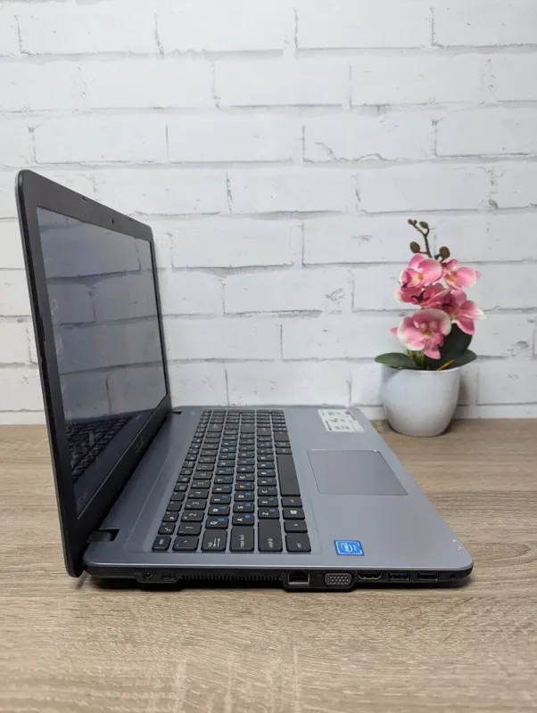 Ноутбук Б-клас Asus R540S / 15.6" (1366x768) TN / Intel Celeron N3050 (2 ядра по 1.6 - 2.16 GHz) / 8 GB DDR3 / 128 GB SSD / Intel HD Graphics / WebCam б/в - зображення 6