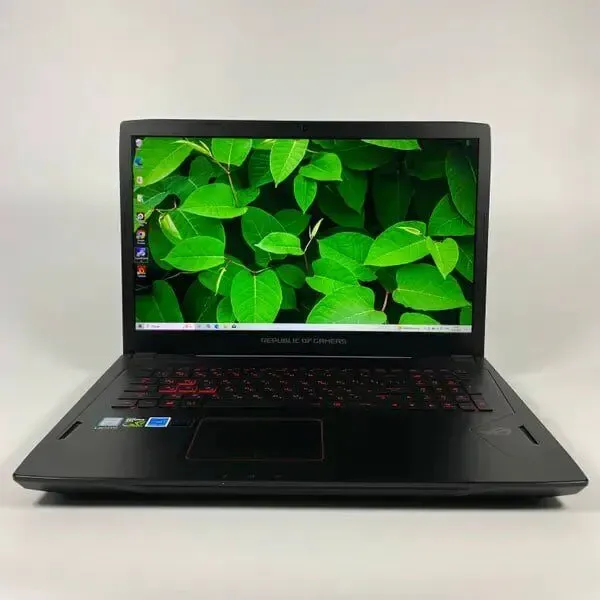 Ігровий ноутбук Asus ROG Strix GL702VI / 17.3" (1920x1080) IPS / Intel Core i7-7700HQ (4 (8) ядра по 2.8 - 3.8 GHz) / 16 GB DDR4 / 512 GB SSD / nVidia GeForce GTX 1080, 8 GB GDDR5X, 256-bit / WebCam / HDMI б/в - зображення 2
