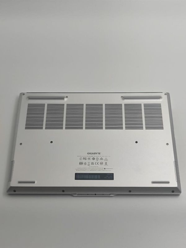 Ігровий ноутбук Б-класу Gigabyte Aero 16 XE5 / 16" (3840x2400) OLED / Intel Core i7-12700H (14 (20) ядер по 3,5 - 4,7 ГГц) / 16 ГБ DDR5 / 256 ГБ SSD+256 ГБ SSD / nVidia GeForce RTX 3070 Ti, 8 ГБ GDDR6, 256-bit / WebCam б/в - зображення 7