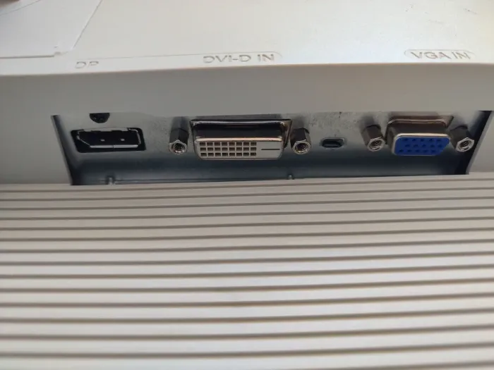 Монітор Acer B246HL / 24" (1920x1080) TN / USB-Hub, VGA, DVI, DispalyPort / Вбудовані колонки 2x 1W / VESA 100x100 б/в - зображення 5