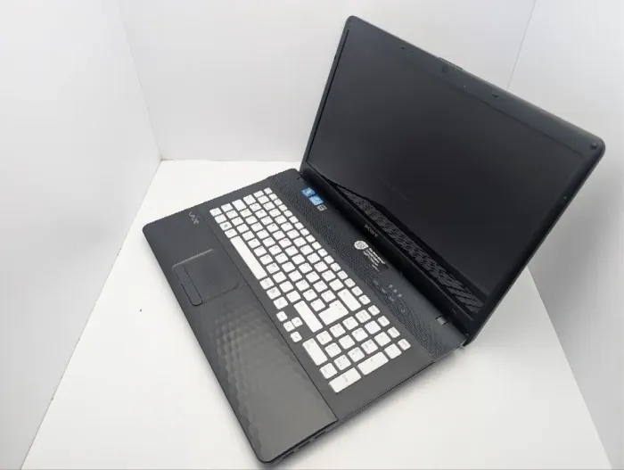Ноутбук Sony Vaio EJ2M1E / 17.3" (1600x900) TN / Intel Core i5-2430M (2 (4) ядра по 2.4 - 3.0 GHz) / 8 GB DDR3 / 640 GB HDD / nVidia GeForce 410M, 1 GB GDDR3, 64-bit / WebCam / DVD-ROM б/в - зображення 7
