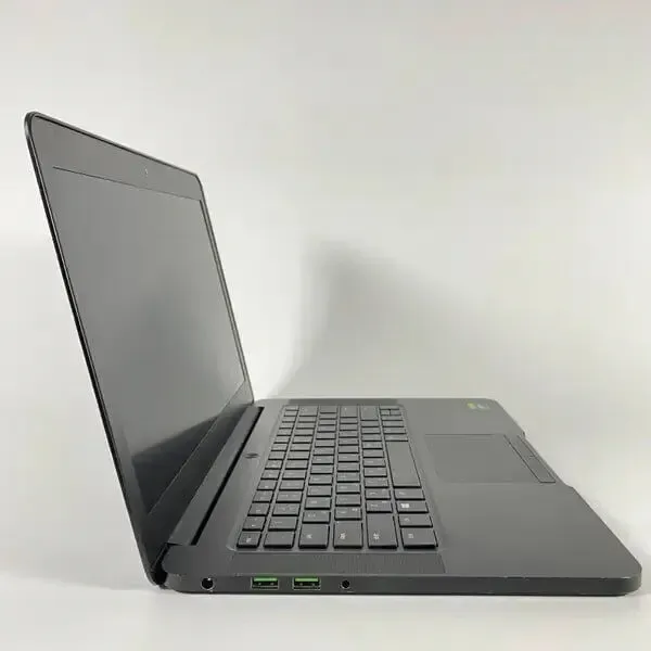 Ігровий ноутбук Б-клас Razer Blade RZ09-0195 / 14" (1920x1080) IPS / Intel Core i7-6700HQ (4 (8) ядра по 2.6 - 3.5 GHz) / 16 GB DDR4 / 512 GB SSD / nVidia GeForce GTX 1060, 6 GB GDDR5, 192-bit / WebCam / HDMI б/в - зображення 5