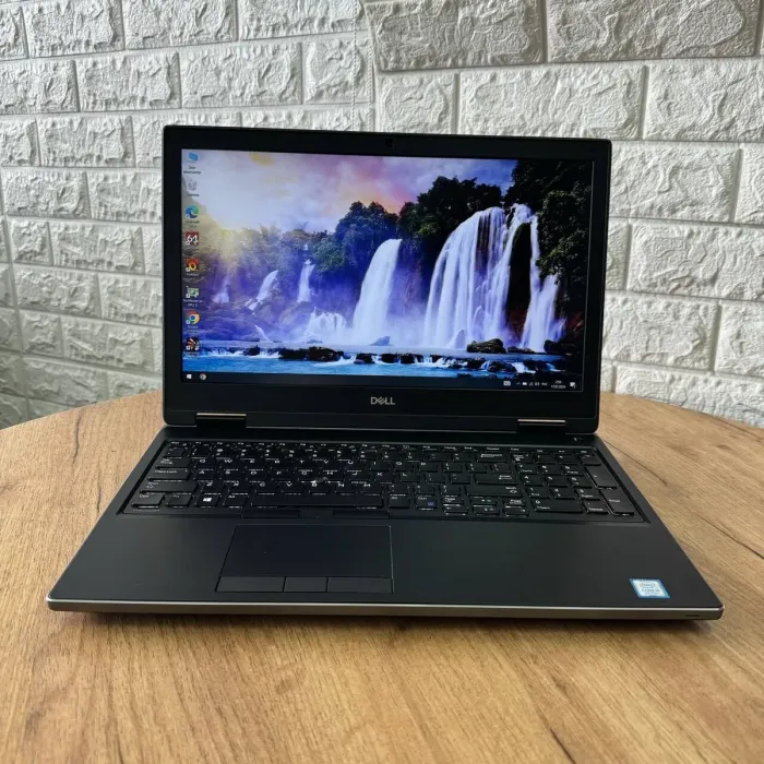 Мобільна робоча станція Dell Precision 7530 / 15.6" (1920x1080) IPS / Intel Core i5-8400H (4 (8) ядер по 2.5 - 4.2 GHz) / 32 GB DDR4 / 256 GB SSD / nVidia Quadro P1000, 4 GB GDDR5, 128-bit / WebCam б/в - зображення 2