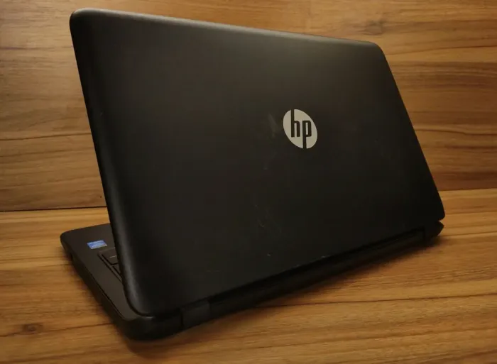 Ноутбук HP 15-1010dx / 15.6" (1366x768) TN Touch / Intel Core i3-4010U (2 (4) ядра по 1.7 GHz) / 8 GB DDR3 / 256 GB SSD / Intel HD Graphics 4400 / WebCam / Win 10 б/в - зображення 6