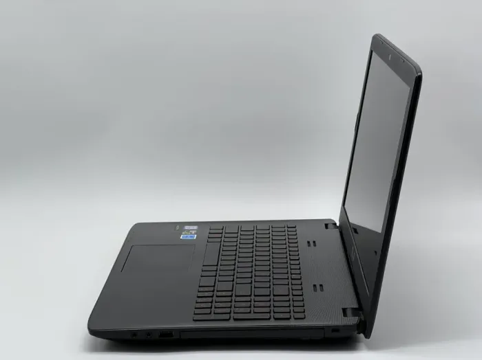 Ігровий ноутбук Б-клас Asus ROG RG52VW-RS71 / 15.6" (1920x1080) TN / Intel Core i7-6700HQ (4 (8) ядра по 2.6 - 3.5 GHz) / 16 GB DDR4 / 240 GB SSD / nVidia GeForce GTX 960M, 2 GB GDDR5, 128-bit / WebCam б/в - зображення 4