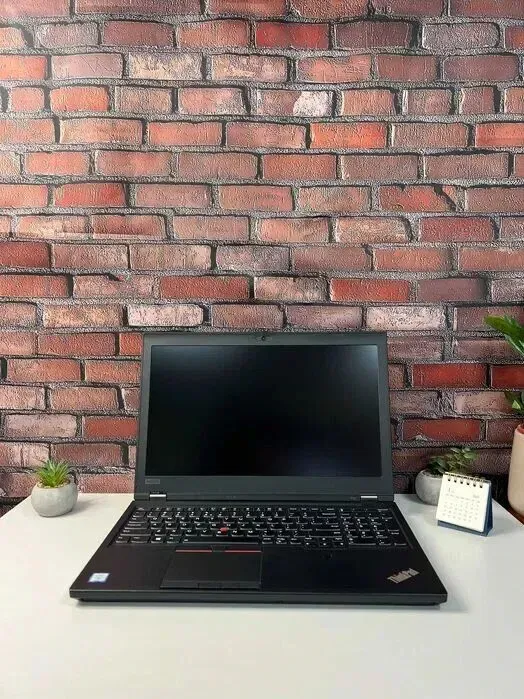 Мобільна робоча станція Lenovo ThinkPad P52 / 15.6" (1920x1080) IPS / Intel Core i7-8850H (6 (12) ядер по 2.6 - 4.3 GHz) / 16 GB DDR4 / 256 GB SSD / nVidia Quadro P2000, 4 GB GDDR5, 128-bit / WebCam б/в - зображення 2